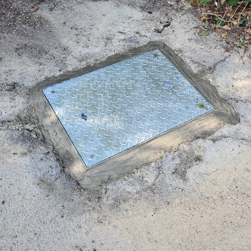 300 x 300mm Opening Solid Top Cover
